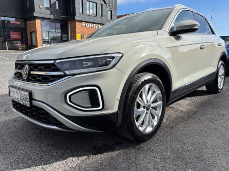 2023 Volkswagen T-Roc - thumbnail 2