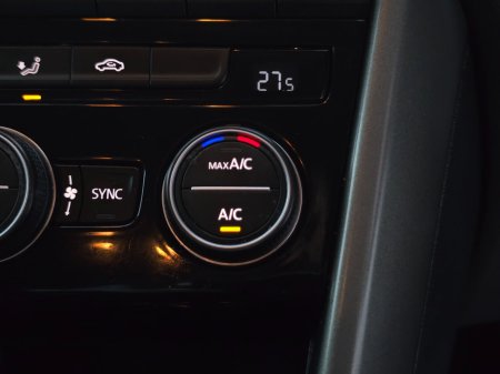 2021 Volkswagen T-Roc 2.0 TDI 115bhp Design €24,950 thumbnail