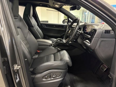 2024 Porsche Cayenne - thumbnail 29