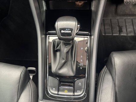 2024 Skoda Karoq 2.0TDI STYLE DSG *FULL LEATHER* €80 PER WEEK ON PCP €39,995 thumbnail