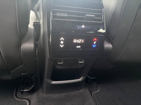 2025 Peugeot 5008 1.2 MHEV 145bhp E-DCS6 Allure €44,950 thumbnail