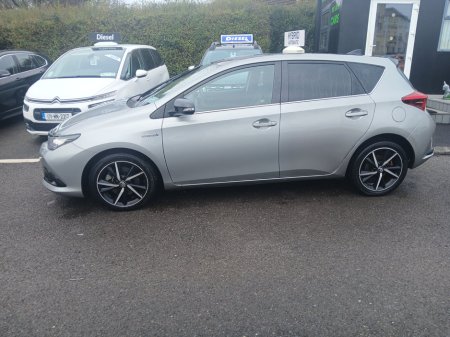 2018 Toyota Auris - thumbnail 2