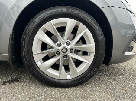 2024 Skoda Octavia - thumbnail 5