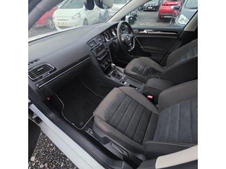 2017 Volkswagen Golf 1.4 TSI 3DR 150HP Highline €16,950 thumbnail