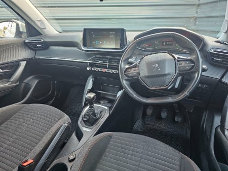 2020 Peugeot 2008 - thumbnail 11