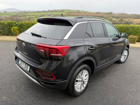 2023 Volkswagen T-Roc - thumbnail 4