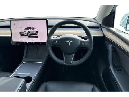 2024 Tesla Model Y - thumbnail 7