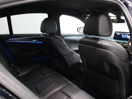 2021 BMW 5 Series - thumbnail 18