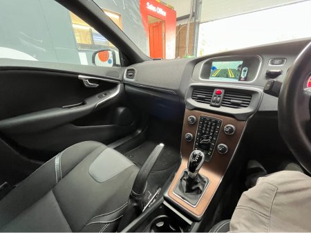 2017 Volvo V40 - thumbnail 16