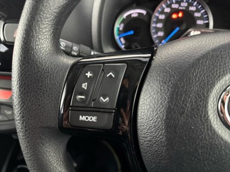 2019 Toyota Yaris - thumbnail 12