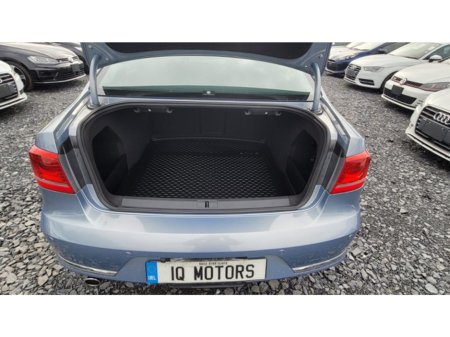 2011 Volkswagen Passat - thumbnail 11