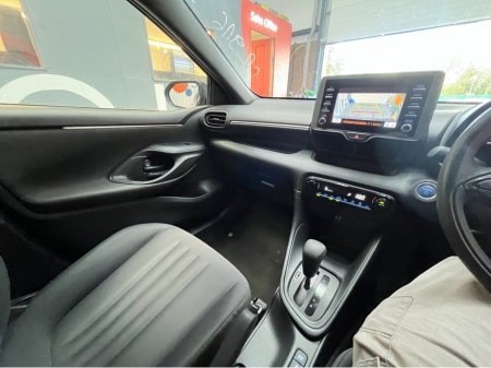 2021 Toyota Yaris - thumbnail 13