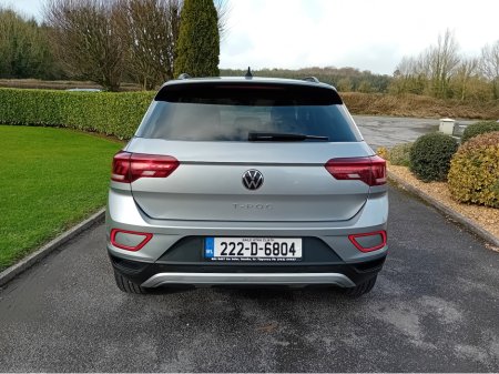 2022 Volkswagen T-Roc LIFE 2.0 TDI MANUAL 6SPEED FWD 116HP 5 5DR thumbnail
