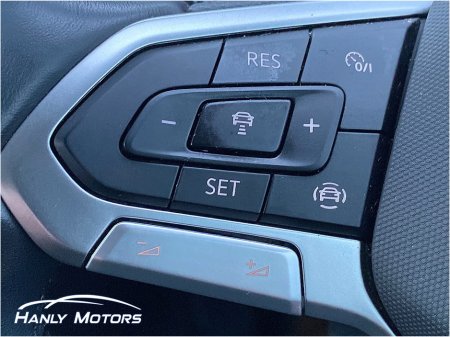 2022 Volkswagen Passat BUSINESS 2.0 TDI MANUAL 6SPEED FWD 150 4DR €25,995 thumbnail