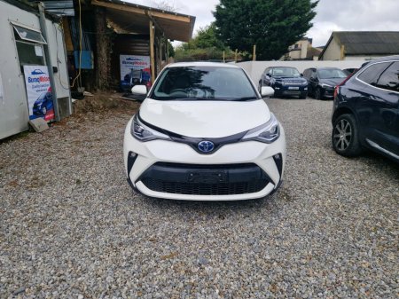 2019 Toyota C-HR G FaceLift // hybrid €20,950