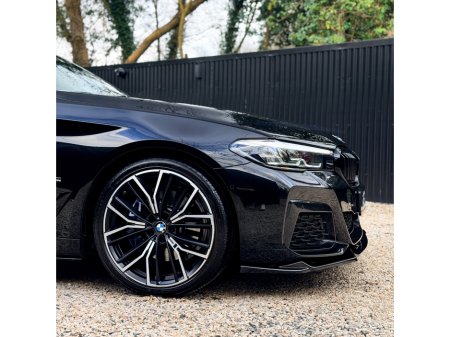 2021 BMW 5 Series - thumbnail 2