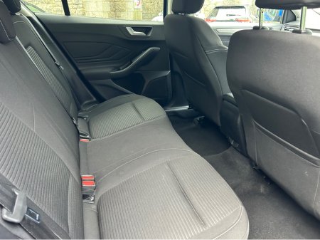 2023 Ford Focus TITANIUM 1.0T 125 M6 4DR €20,777 thumbnail