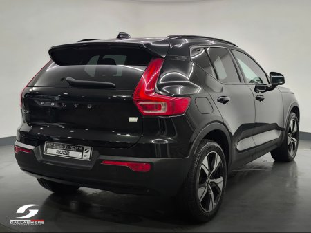 2022 Volvo XC40 (221) R-DESIGN T4 RECHARGE AUTO €33,995 thumbnail