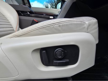 2017 Land Rover Discovery - thumbnail 21