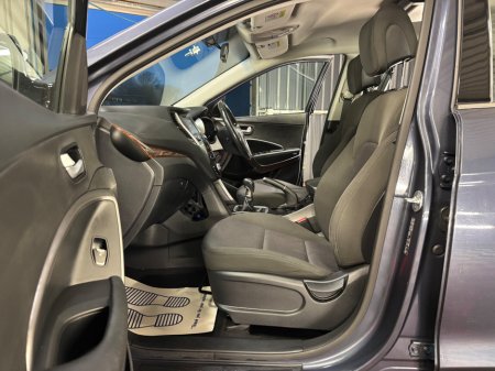 2017 Hyundai Santa Fe - thumbnail 17