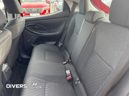 2022 Toyota Yaris - thumbnail 11