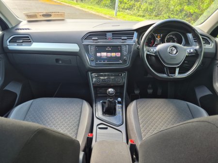 2017 Volkswagen Tiguan - thumbnail 16