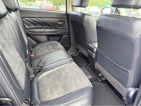 2016 Mitsubishi Outlander - thumbnail 12