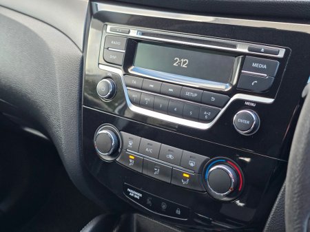 2019 Nissan Qashqai 1.2 XE 18 4DR €17,950 thumbnail