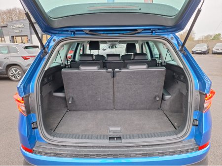 2023 Skoda Kodiaq 7S STYLE 2.0 TDI *High Spec/Black Leather/Heated Seats/Keyless Entry/Camera/Ambient Lighting* €43,950 thumbnail