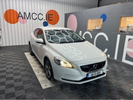 2014 Volvo V40 2014 VOLVO V40 1.6L PETROL / 59K KMS / ADAPTIVE CRUISE CONTROL, HEATED SEATS, REVERSE CAMERA & MORE