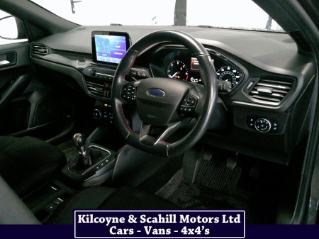 2021 Ford Focus ST-LINE TDCI thumbnail