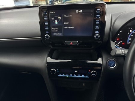 2023 Toyota Yaris Cross HYBRID LUNA SPORT €27,950 thumbnail