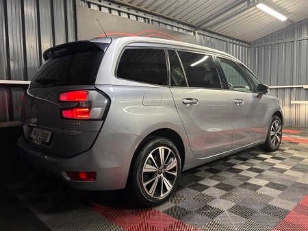 2019 Citroen C4 Picasso BlueHDi 120 S&S Feel Exclusive Exclusive €18,950 thumbnail