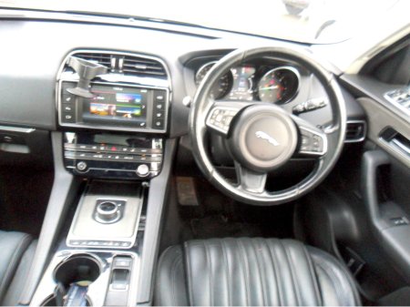 2016 Jaguar F-Pace 2.0 D PORTFOLIO  AUTO.......NCT 09/26........ENGINE REBUILT BY JAGUAR €18,995 thumbnail