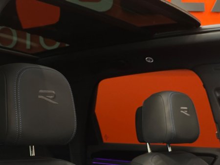 2025 Volkswagen Touareg - thumbnail 4