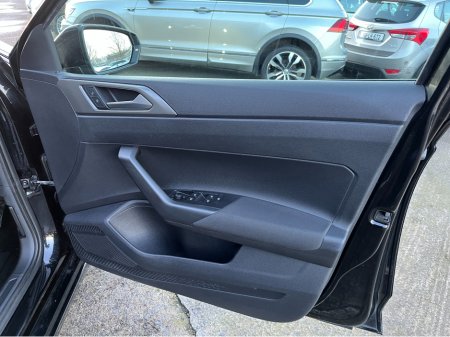 2019 Volkswagen Polo COMFORTLINE AUTOMATIC 1.0 PETROL //REVERSE CAMERA//CARPLAY// €15,950 thumbnail