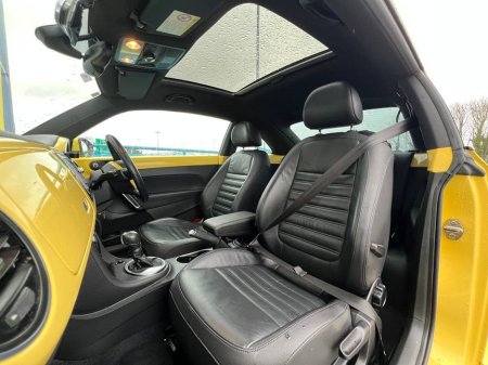2014 Volkswagen Beetle DESIGN 1.2 TSI // OPENING PAN ROOF // LEATHER HEATED SEATS // PARKING SENSORS €11,950 thumbnail