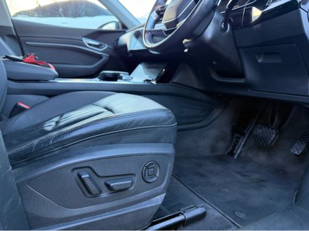 2020 Audi e-tron QUATTRO 55 5DR AUTO €23,950 thumbnail