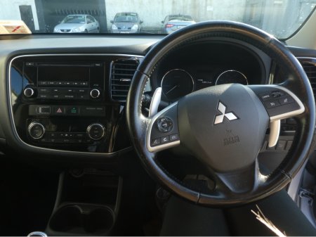 2015 Mitsubishi Outlander - thumbnail 6