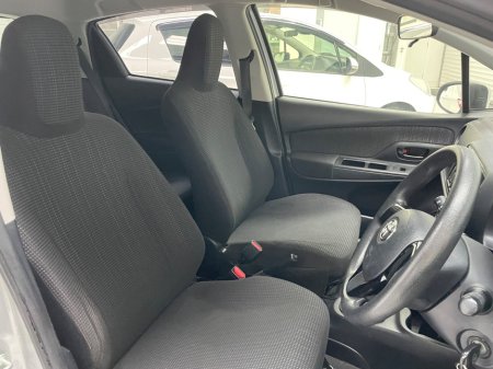 2019 Toyota Yaris - thumbnail 14