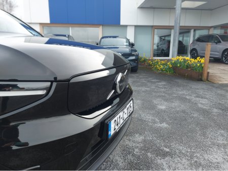 2024 Volvo XC40 - thumbnail 9