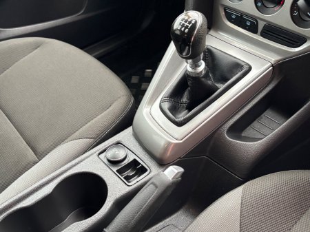 2012 Ford Focus - thumbnail 8