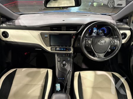 2016 Toyota Auris HYBRID G PACKAGE - BEIGE/BLACK FULL LEATHER INTERIOR - FACTORY ALLOYS - REVERSE CAMERA €13,950 thumbnail