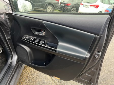 2018 Toyota Prius Alpha GR SPORT 7 SEATER AUTOMATIC 1.8 HYBRID PETROL //LOW MILES//KEYLESS ENTRY//REVERSE CAMERA// €23,950 thumbnail