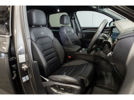 2025 Volkswagen Touareg - thumbnail 10