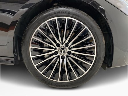 2025 Mercedes-Benz CLE CLE 300e AMG Line Premium €75,950 thumbnail