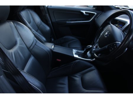 2016 Volvo XC60 - thumbnail 10