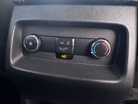 2017 Ford Galaxy TITANIUM 2.0 TD 150PS 6SPEED FWD 4DR €15,800 thumbnail