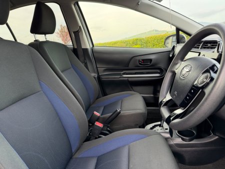 2018 Toyota Aqua - thumbnail 11