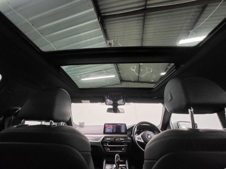 2023 BMW 5 Series - thumbnail 24